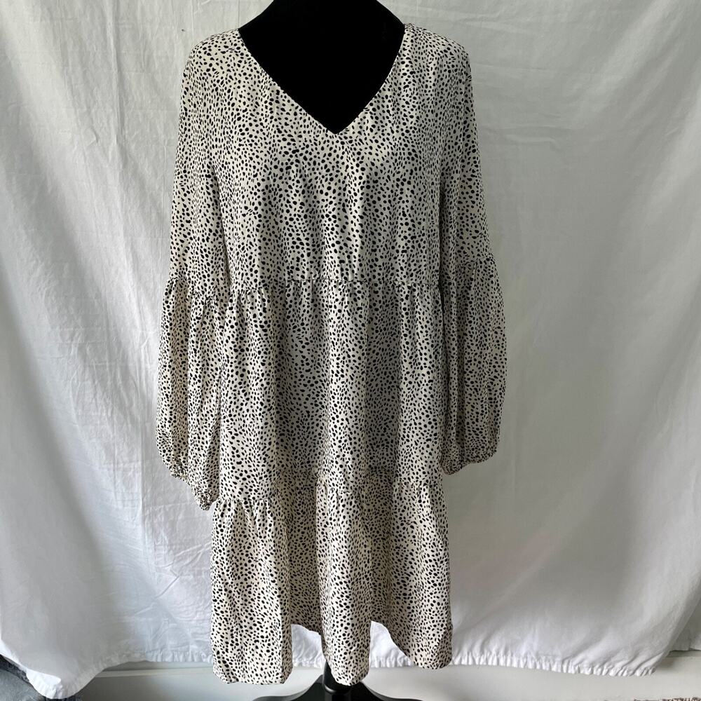 V-Neck Tiered Midi Dress in Cream with Black Speckle